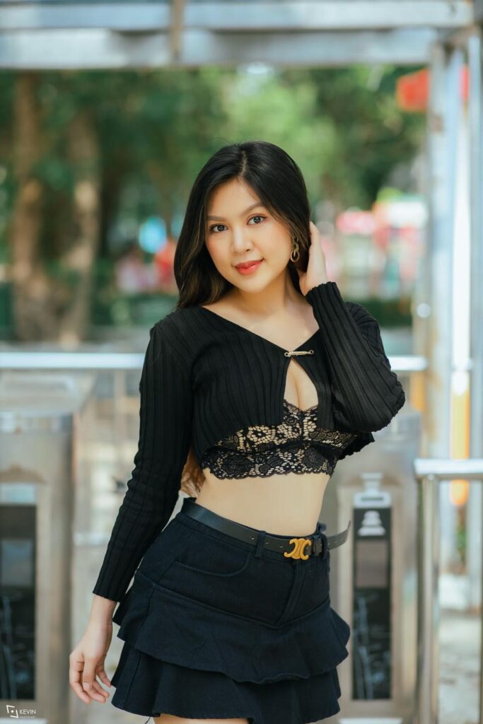 Thin Yati Khin looks attractive in black outfit – Model Media